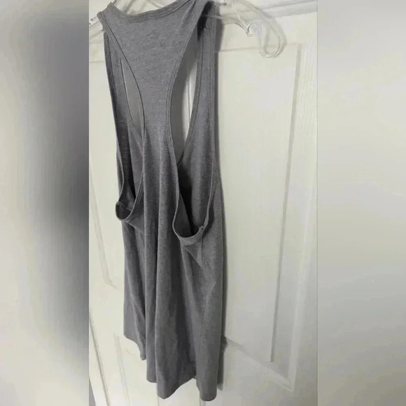 Women's SeaWorld Grey Large Racer Back Tank Top (GUC) - Picture 9 of 11